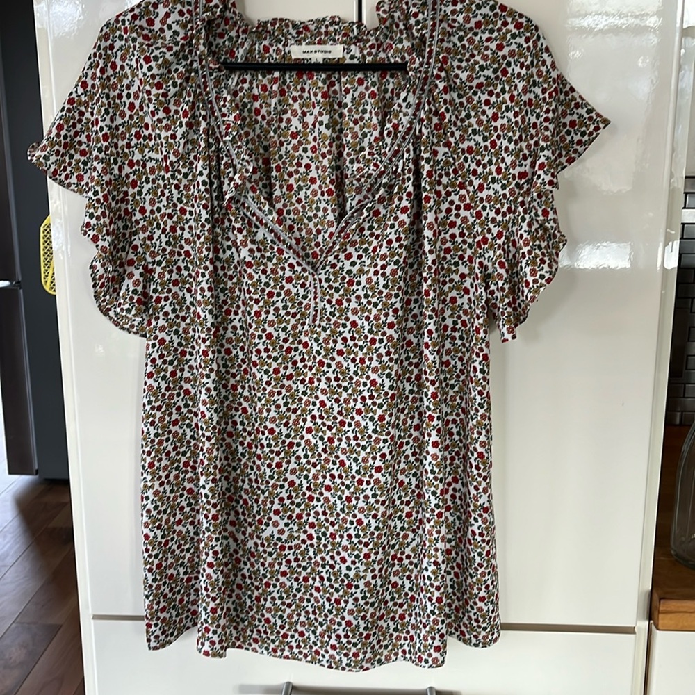 Flutter sleeve top, sz lg